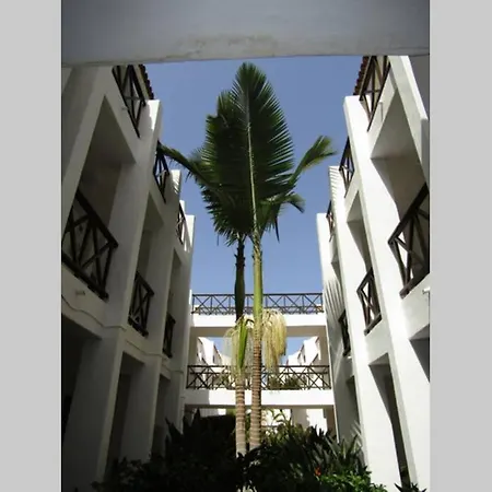 2 Bedrooms Playa Americas Parque Santiago I Heated Pool شقة *