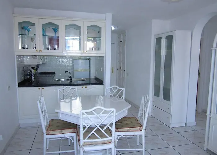 2 Bedrooms Playa Américas Parque Santiago I Heated Pool * Playa de las Américas